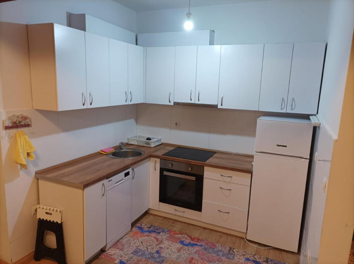 Two Rooms And Kitchen, Bathroom With Balcony Apartment スコピエ エクステリア 写真