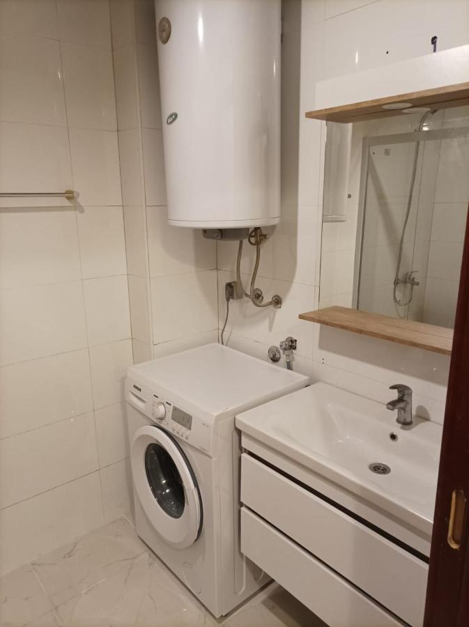 Two Rooms And Kitchen, Bathroom With Balcony Apartment スコピエ エクステリア 写真