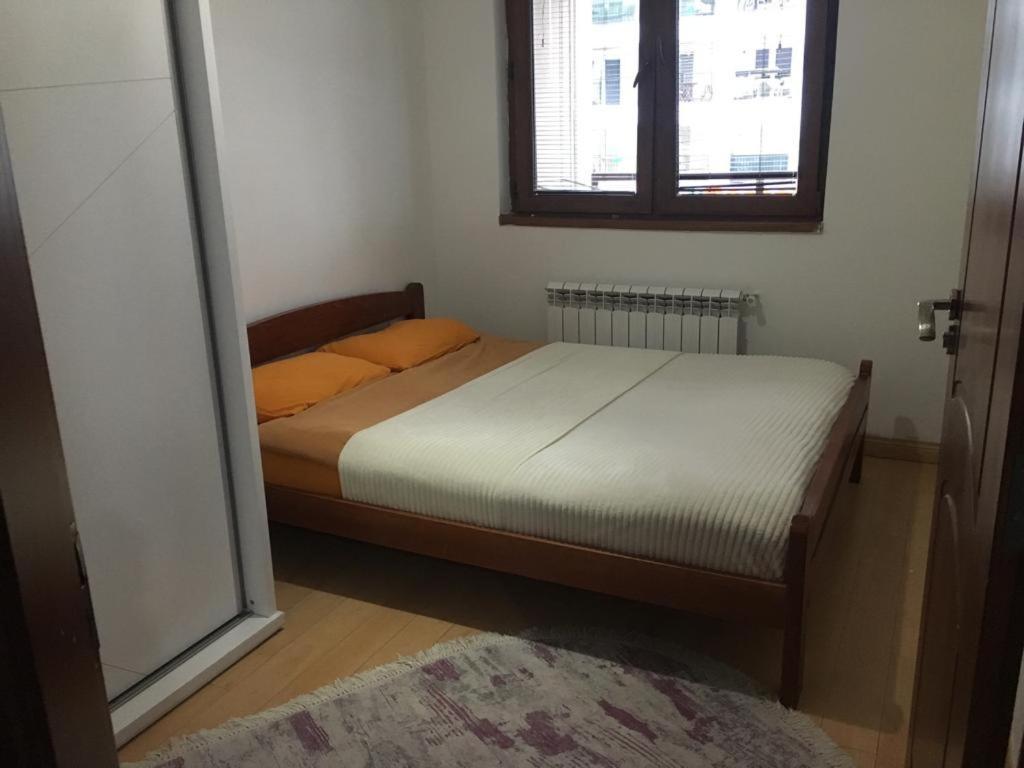 Two Rooms And Kitchen, Bathroom With Balcony Apartment スコピエ エクステリア 写真