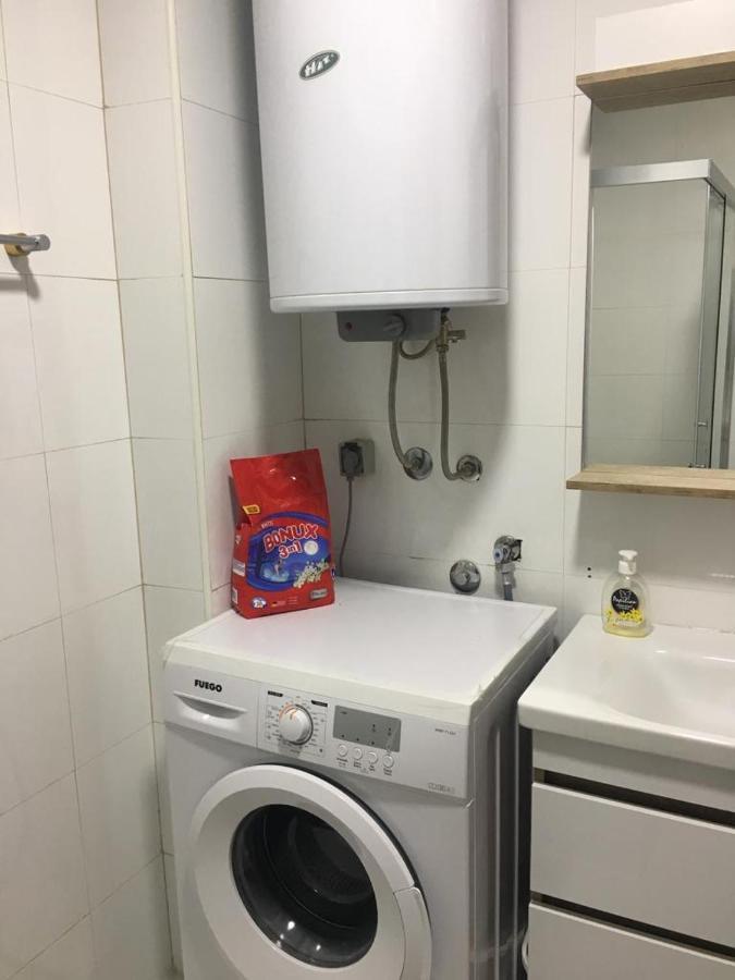 Two Rooms And Kitchen, Bathroom With Balcony Apartment スコピエ エクステリア 写真