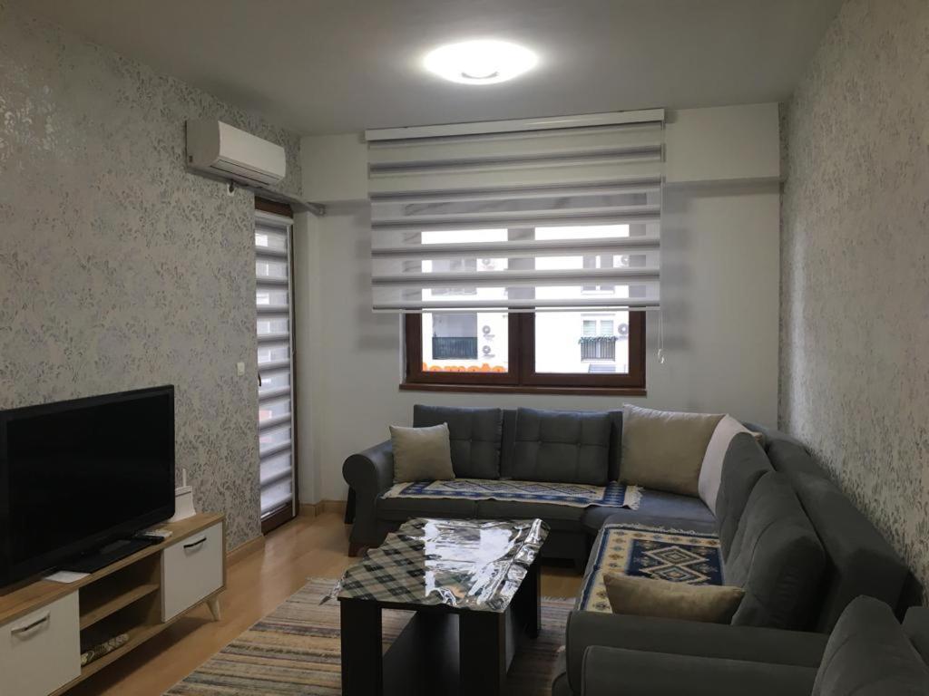 Two Rooms And Kitchen, Bathroom With Balcony Apartment スコピエ エクステリア 写真