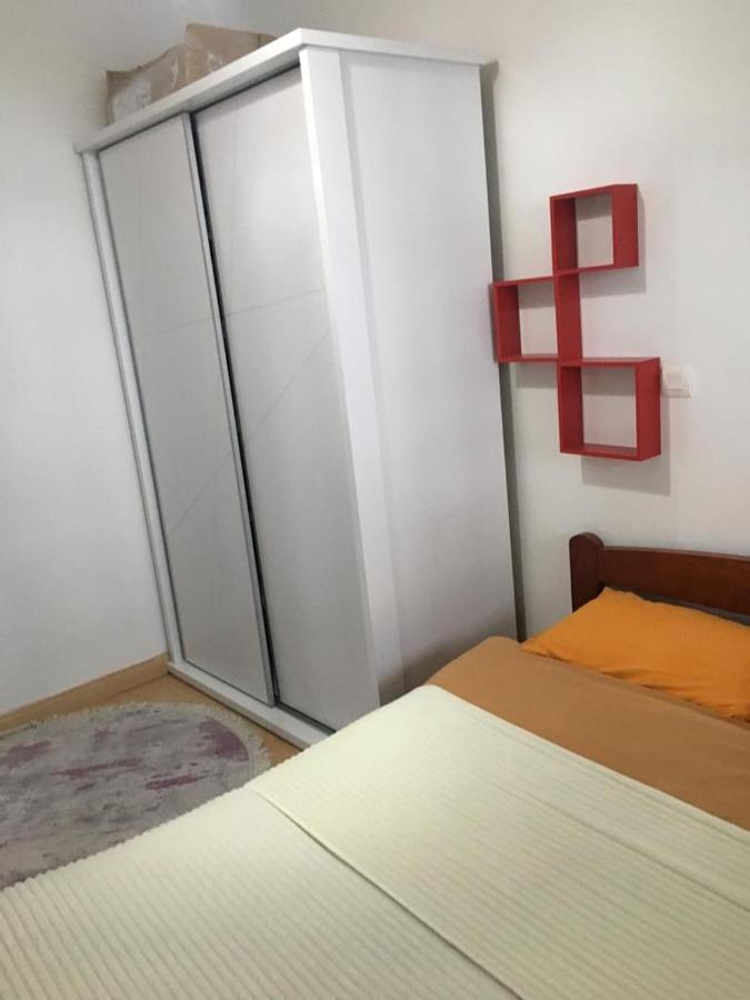Two Rooms And Kitchen, Bathroom With Balcony Apartment スコピエ エクステリア 写真