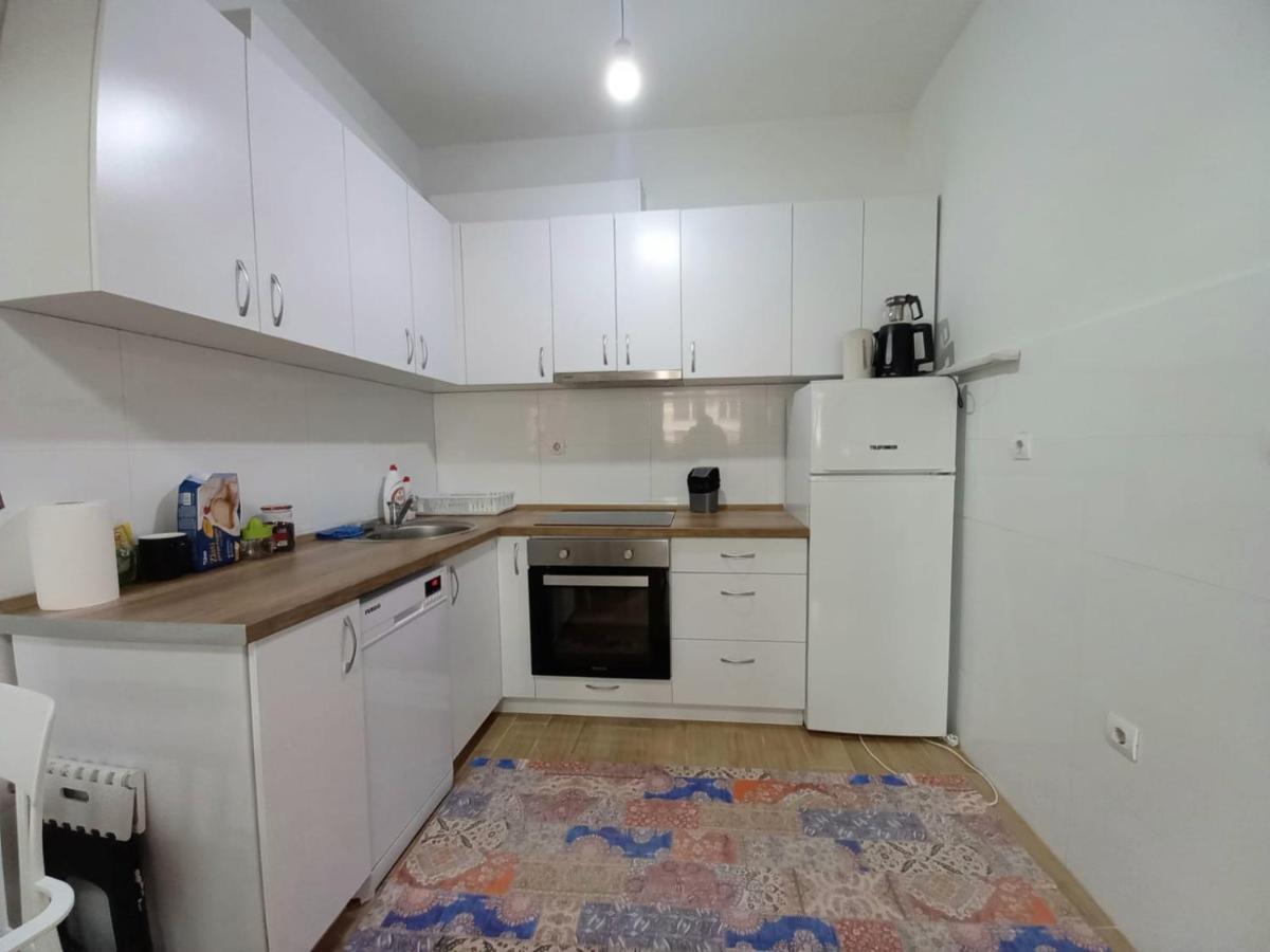 Two Rooms And Kitchen, Bathroom With Balcony Apartment スコピエ エクステリア 写真