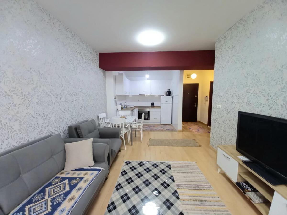 Two Rooms And Kitchen, Bathroom With Balcony Apartment スコピエ エクステリア 写真