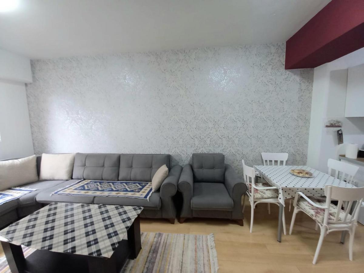 Two Rooms And Kitchen, Bathroom With Balcony Apartment スコピエ エクステリア 写真