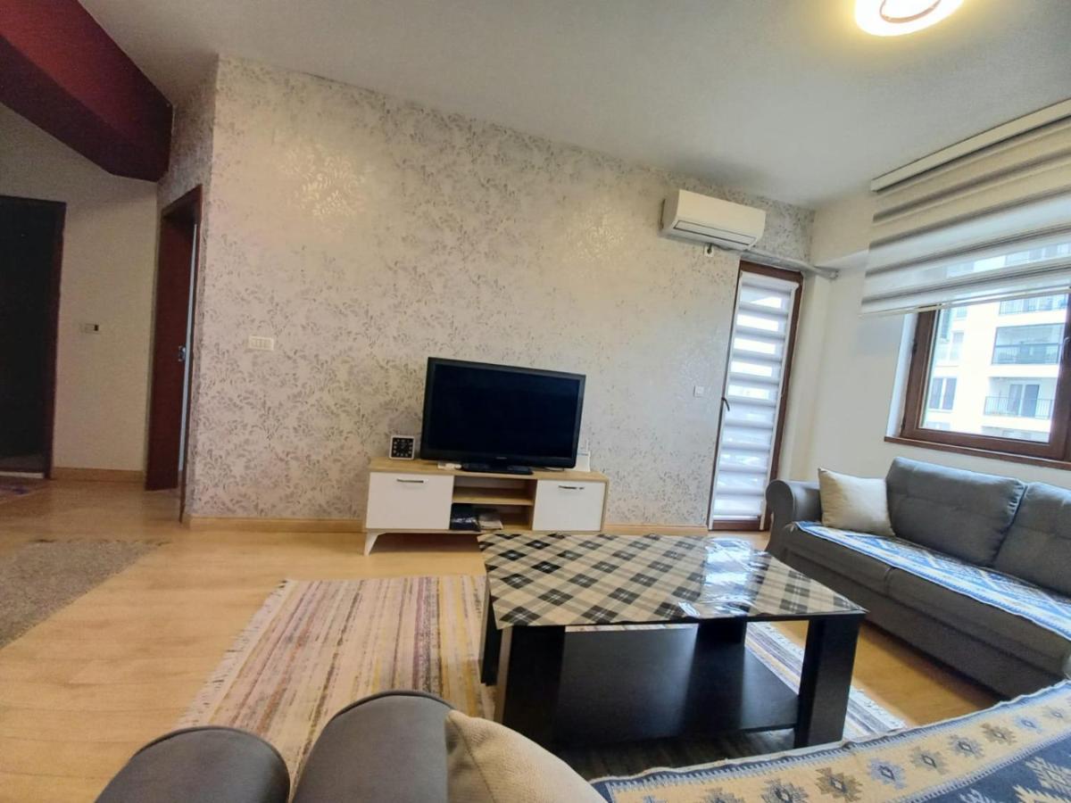 Two Rooms And Kitchen, Bathroom With Balcony Apartment スコピエ エクステリア 写真